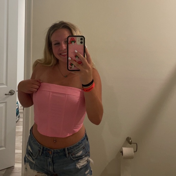 Meet your Posher, Kierra💌🥂✨🫧💐🪩🍒 - Picture 5 of 8